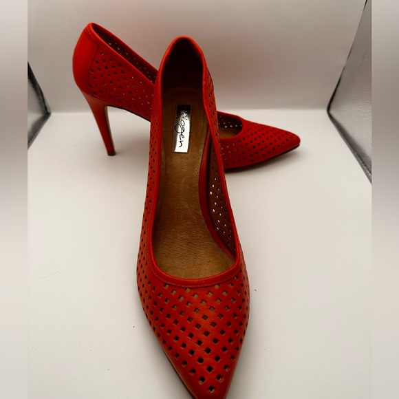 Halogen Coral Perforated Leather Heels with Classic Pointed-Toe - Picture 4 of 9